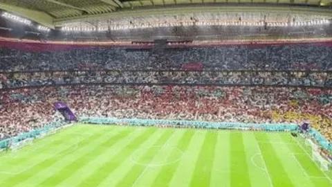 “请勿打扰：亚马尔晒出孔德赛前休息盖毛巾瞬间视频”