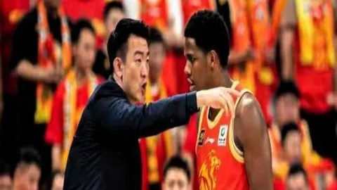 太阳报曝：葡萄牙大捷后，迪亚斯与主持人女友狂欢至黎明