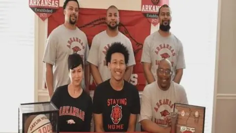 《曼联内部笑谈：员工调侃伍德沃德，连换厕纸都得向格雷泽汇报》